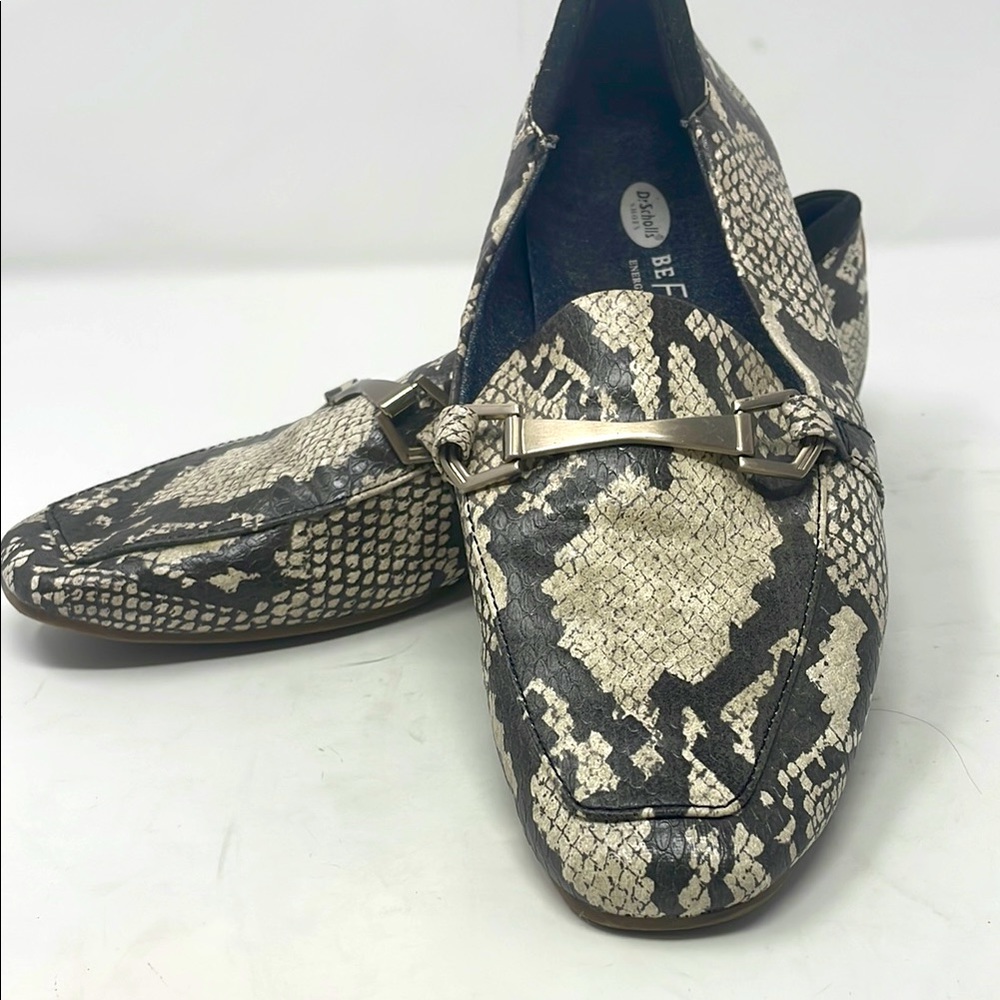 Dr. Scholl’s Cream Black Snake Print Loafers Size 7.5 Excellent Condition